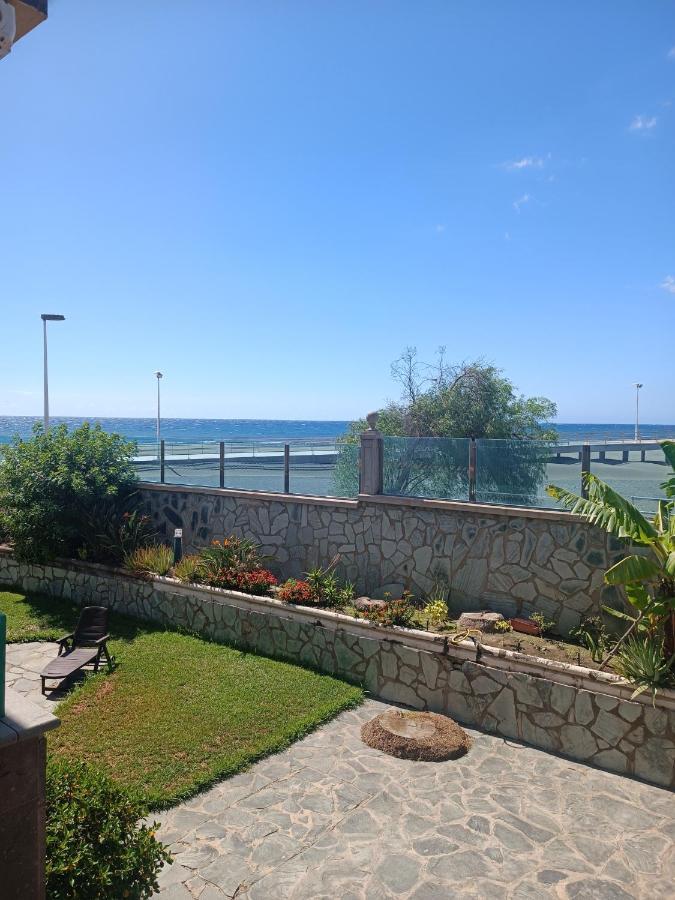 Burras Beachfront Appartement *
